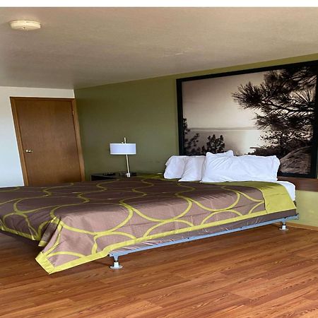 Hotel Super 8 By Wyndham Wells Extérieur photo