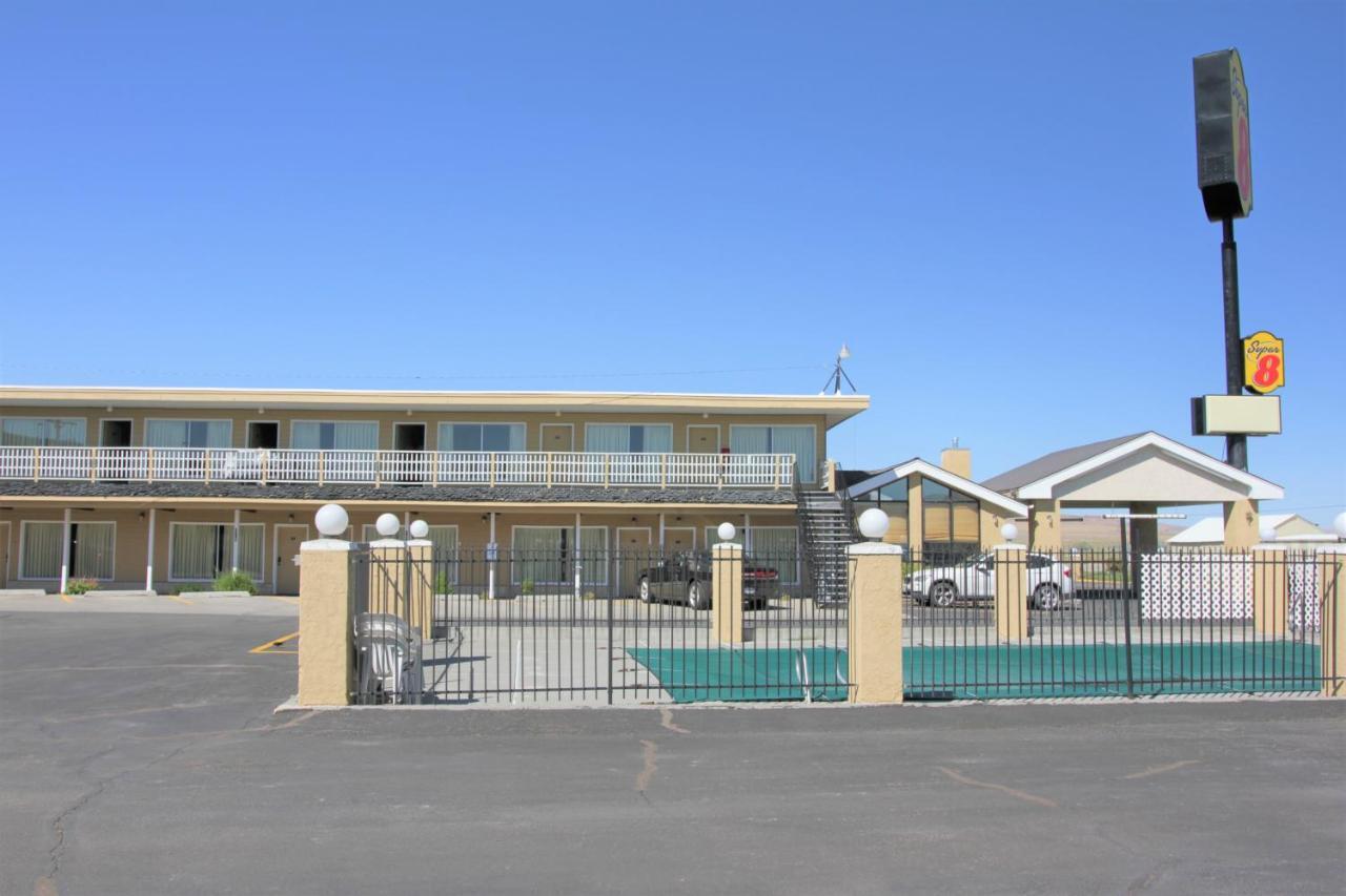 Hotel Super 8 By Wyndham Wells Extérieur photo